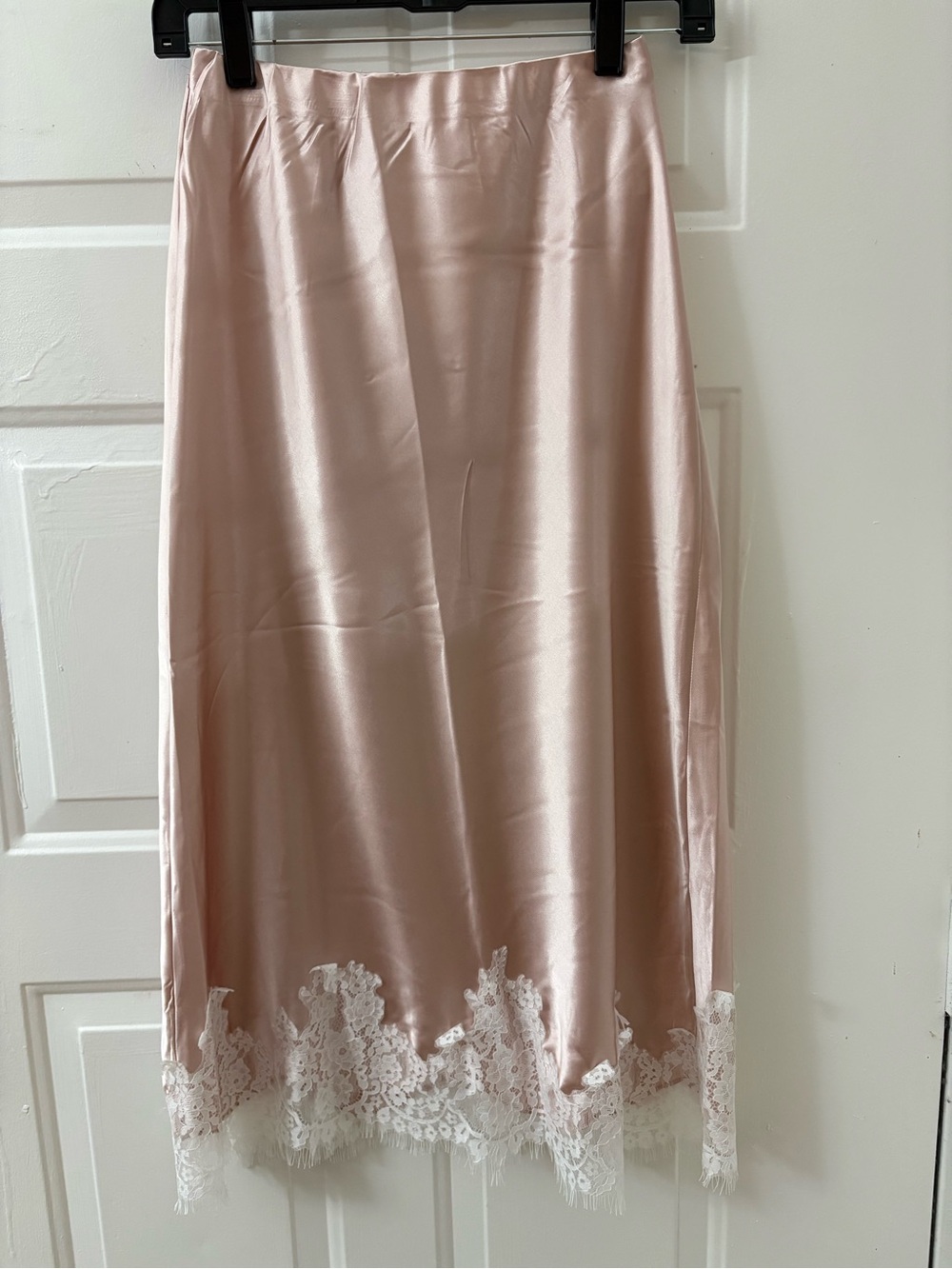 LG Satin Sleepwear Set in Blush Pink - Picture 2 of 7